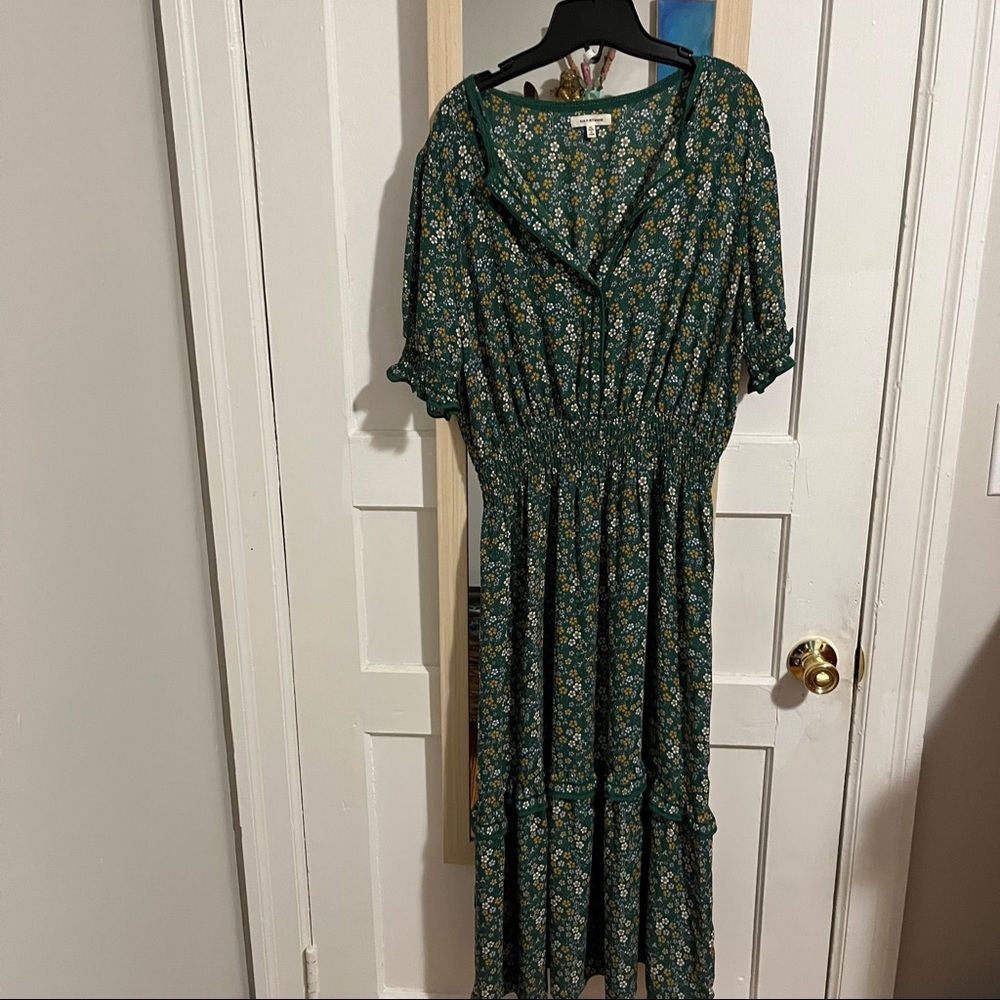 Green floral Max Studio dress, size XL